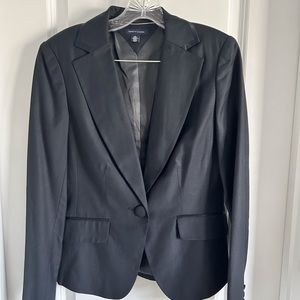 Woman’s black blazer